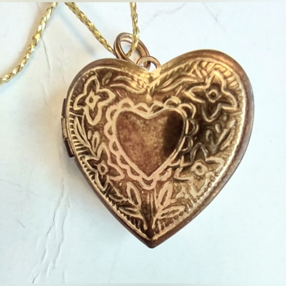 Vintage Gold Heart Locket Pendant